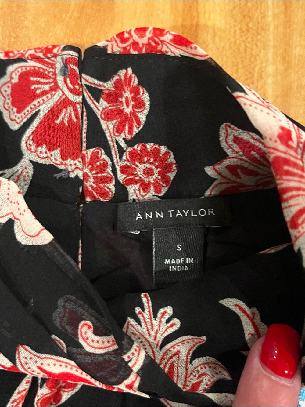 Ann Taylor Floral Blouse S Sheer Puff Sleeve Mock Neck Black Red - Picture 3 of 8